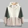 Chaqueta de Montañismo Impermeable a Prueba de Viento con Logo Personalizado, Ropa de Trabajo Triple Protección con Logo Bordado y Chaqueta de Bloques de Color