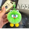 Piel Sintética de Conejo Rex Gafas Lindas Llavero de Bola de Carbón Pequeña Colgante de Peluche Muñeco de Dibujos Animados Colgante para Bolso