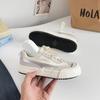 Zapatos Blancos Casuales Estilo Coreano Tenis con Suela Gruesa para Entrenamiento Moral para Mujer 2025 Nuevo Diseño de Nicho Chic Estilo Hong Kong Punta Redonda 6667