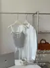 6873 Camisola de Encaje con Botones y Copas para Mujer, Primavera/Verano, Adecuada para Usar en Capas o Sola, Corte Ajustado, Versátil
