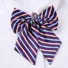 Flor de solapa profesional Banco Hotel Azafata Ropa de trabajo de negocios Camisa Lazo de mujer Estudiante Uniforme de clase Uniforme escolar Corbata de lazo