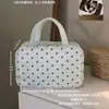 Nova Bolsa de Maquiagem de Bolinhas de Alto Valor Três Camadas Grande Capacidade Impermeável Feminina Portátil de Viagem Manual Bolsa de Armazenamento de Artigos de Higiene Pessoal