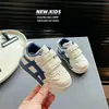 Nueva colección Primavera/Otoño 2024: zapatillas sin cordones para niños, zapatillas deportivas antideslizantes, zapatillas de entrenamiento alemanas para bebés y niños pequeños, zapatos casuales de moda unisex de suela blanda