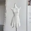Vestido Curto M90O de Renda com Gola Halter para Mulheres, Verão Slim-Fit Sem Mangas Plissado de Corte A em Estilo Pure Desire