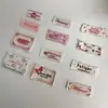 Etiqueta Tejida Rosa Linda como Etiqueta de Cuello Diseño Accesorios de Moda para DIY Accesorios para Ropa