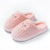 Lindas pantuflas de algodón con oso para mujer, para uso doméstico en invierno, forradas de felpa, suela gruesa, antideslizantes, pantuflas cerradas de pelo para interiores de pareja