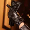 Luvas de Couro Novas para Outono e Inverno Femininas Inverno Novo Forradas com Lã Espessadas para Ciclismo ao Ar Livre Quentes Resistentes ao Vento Frio Onda de Frio Temperamento