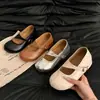 Zapatos Mary Jane planos de estilo francés para mujer, nuevo modelo otoño 2026, cómodos y bonitos, perfectos para combinar con faldas, zapatos pequeños de cuero estilo de noche