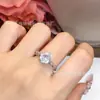 Anillo Octagonal de Circonita Súper Brillante, Moda Versátil Exquisita de Nicho con un Ambiente de Lujo Ligero, Sencillo pero de Alta Gama y Elegante