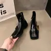 Botas de cano curto versáteis com um toque estiloso, botas curtas pretas de bico quadrado finas estilo francês para mulheres, nova coleção primavera e outono 2025