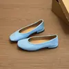 Zapatos de Mujer Verano 2026 Estilo Nuevo Tacón Grueso Punta Cuadrada Pequeña Boca Baja Versátiles Simples Retro Tacón Medio Zapatos para Viajar al Trabajo
