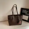 Bolso de gran capacidad para el día a día para mujer, nuevo bolso de moda otoño 2026 para mujer, casual, simple, bolso de hombro tipo tote de alta gama