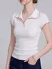 Top de punto de manga corta con ribete de color contrastante para mujer, corte ajustado, polo blanco
