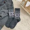 Meias de Lã Femininas Cano Longo Inverno Fofas Bordadas Desenho Animado Cano Médio Meias Largas Japonesas Modernas Pérola Fair Isle