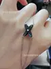 Pulsera de Cruz de Nácar Blanco Shangwei, Estilo de Lujo Ligero de Nicho, Chapada en Oro Rosa de 18 Quilates, Cadena de Clavícula Sencilla, Regalo de Instagram para Novia