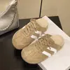 Ropa Única Versátil para Exteriores 2026 Medias Zapatillas de Suela Gruesa Lindas y Originales Zapatillas de Punta Cerrada para Mujer Nuevo Estilo Zapatos de Mujer con Aumento Oculto de Altura para Deportes y Ocio