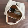 Nova Bolsa de Ombro Cruzada de Pelúcia com Fivela Magnética Cor Sólida Outono 2025 para Mulheres Casual Grande Capacidade Bolsa de Mão tipo Balde