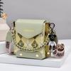 Bolsa de Celular Popular para Mulheres Deste Ano 2024 Nova Bolsa Transversal Versátil Estilo Popular Ins Mini Bolsa Pequena de Ombro Único