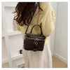La popular bolsa pequeña cuadrada de moda de este año Bolso de mano estilo coreano para mujer Bolso caja elegante versátil Bolso cruzado casual Lujo ligero