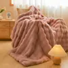 Manta de sofá de lujo de pelo de conejo, manta pequeña, manta de invierno gruesa, manta para siesta en la oficina, chal de forro polar de coral