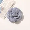 Nuevo Estilo Pequeñas Flores de Camelia de Tela Texturizada Accesorios DIY para el Cabello Ropa Corsage Accesorios de Pinza Lateral