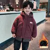 Conjunto Espeso con Forro de Felpa para Niños Otoño Invierno 2026 Nuevo Abrigo Chaqueta Acolchada Cálida Falsa de Dos Piezas para Bebé