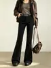 Jeans feminino slim fit, moderno, com cintura elástica, nova coleção outono/inverno 2026, levemente flare, cintura alta, modelagem que emagrece e calça flare stretch