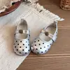 Zapatos de Princesa de Lunares para Niñas Estilo Otoño Nuevo Zapatos Cuadrados con Hebilla Versátiles y de Moda Zapatos de Cuero Suaves y Antideslizantes Zapatos Individuales de Moda para Niños