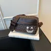 Bolsa de Celular Minimalista Tendência Personalidade Outono 2025 Nova Bolsa de Ombro Feminina Moda Casual Transversal Pequena Quadrada