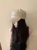 Sombrero de Ala Plana Estilo Coreano de Nicho para Primavera y Verano, Sombrero de Equitación Vintage de Algodón y Lino con Pliegues para Mujer, Versátil y Sencillo, Hace que la Cara se Vea Más Pequeña