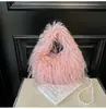 Bolsa de Mão Feminina de Pelúcia Outono e Inverno Transfronteiriça, Clutch de Festa Elegante de Grande Capacidade, Bolsa de Ombro de Pelúcia Formato Bolinho, Bolsa de Mão