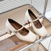 Zapatos Mary Jane Blancos de Tacón Grueso Estilo Francés para Mujer 2025 Primavera Nuevo Estilo Punta Cuadrada Tacón Medio Boca Baja Zapatos de Charol Únicos