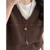 Collar Colgante Largo de Pony Vintage para Mujer, Exquisita Cadena para Suéter de Lujo Ligero de Alta Gama, Accesorio Versátil de Nicho para Otoño e Invierno
