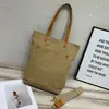 Bolsa de Lona Versátil de Grande Capacidade para Mulheres Ombro Único Cor Pura Bolsa para o Dia a Dia Estudante Universitário Bolsa Conveniente Bolsa de Compras Atacado
