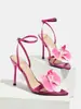 Sandálias de Salto Agulha Quadradas Europeias e Americanas com Tiras Cruzadas no Tornozelo e Flor Tridimensional Rosa Lindo Moda Salto Alto
