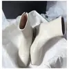 Botines de estilo coreano con punta cuadrada, tacón grueso y diseño estilizado, perfectos para principios del otoño de 2026, una opción chic y elegante para mujer, y con forro de felpa para mayor calidez en otoño e invierno