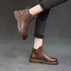 Novas botas de moda outono e inverno para mulheres, botas curtas versáteis, sapatos de algodão artesanais retrô com sola macia e face macia, sapatos femininos de bico redondo