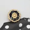 Botão de Metal Ponta de Óleo em Formato de Flor para Terno Feminino Suéter Botão de Flor Casaco Casaco Jaqueta com Fivela Decorativa de Grão de Concha