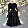 Suéter Base de Manga Larga de Color Sólido Ajustado Adelgazante Otoño/Invierno 2024 Vestido de Punto con Falda Larga para Mujer de Corte A a la Rodilla