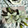 Flor de Lírio Artificial 3D de Cabeça Dupla Broto Pintura a Óleo Lírio 3 Cabeças de Flor com Película de Broto Azul Roxo Verde Menta Cruz de Casamento