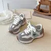 Tênis Infantil Forrest Gump 2026 Outono Novo Leve Respirável Tênis para Meninas Sola Macia Retrô Tamanhos Médios a Grandes Tênis de Treino Alemão para Crianças