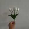 Sensación Hidratante Flor de Tulipán Falsa Decoración de Flores Artificiales Sala de Estar Flor para Sostener Foto Rosa Blanco Flor Pequeña de Cinco Cabezas