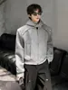 Sudadera con capucha y hombros acolchados deconstruida estilo americano para otoño para hombre, chaqueta corta deportiva casual con cremallera de alta resistencia
