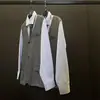 Sala de Modelos de Ropa Suave para Hombres Vestuario Estilo Italiano Sencillo Chaqueta de Traje para Hombres Exhibición de Accesorios Armario Decoración