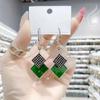 2022 novo verão moderno feminino elegante luz luxo brincos de diamante verde design de nicho brincos de estilo frio de alta qualidade