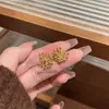 Brincos Minimalistas e Únicos de Ouro com Design de Fogos de Artifício para Mulheres, com Design Distinto, Versáteis para o Dia a Dia, Novos Brincos Tendência 2026