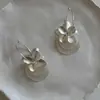 Novedades de verano: Pendientes de estilo vacacional junto al mar con diseño exquisito y versátil, pendientes de concha con un aire fresco, pendientes de botón florales
