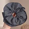 Goma para el pelo con estampado de leopardo marrón para otoño e invierno para mujer, scrunchie elegante y sofisticado para peinados de moño