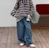Jeans de Pierna Ancha para Niña con Adornos de Pedrería, Nuevo Diseño de Moda de Cintura Alta con Corte Curvo Otoño 2026