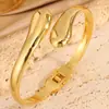 Pulsera de titanio con tendencia de moda europea y americana transfronteriza, gota de agua, línea aerodinámica, textura de metal exagerada, pulsera suave de abrazo, joyería
